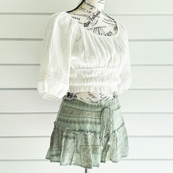 Altar'd State Women's Lot of 2 Pieces Crop Puff Sleeve Blouse & Flowy Shorts S/M - Picture 3 of 11